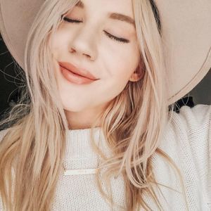 Meet your Posher, Elisha